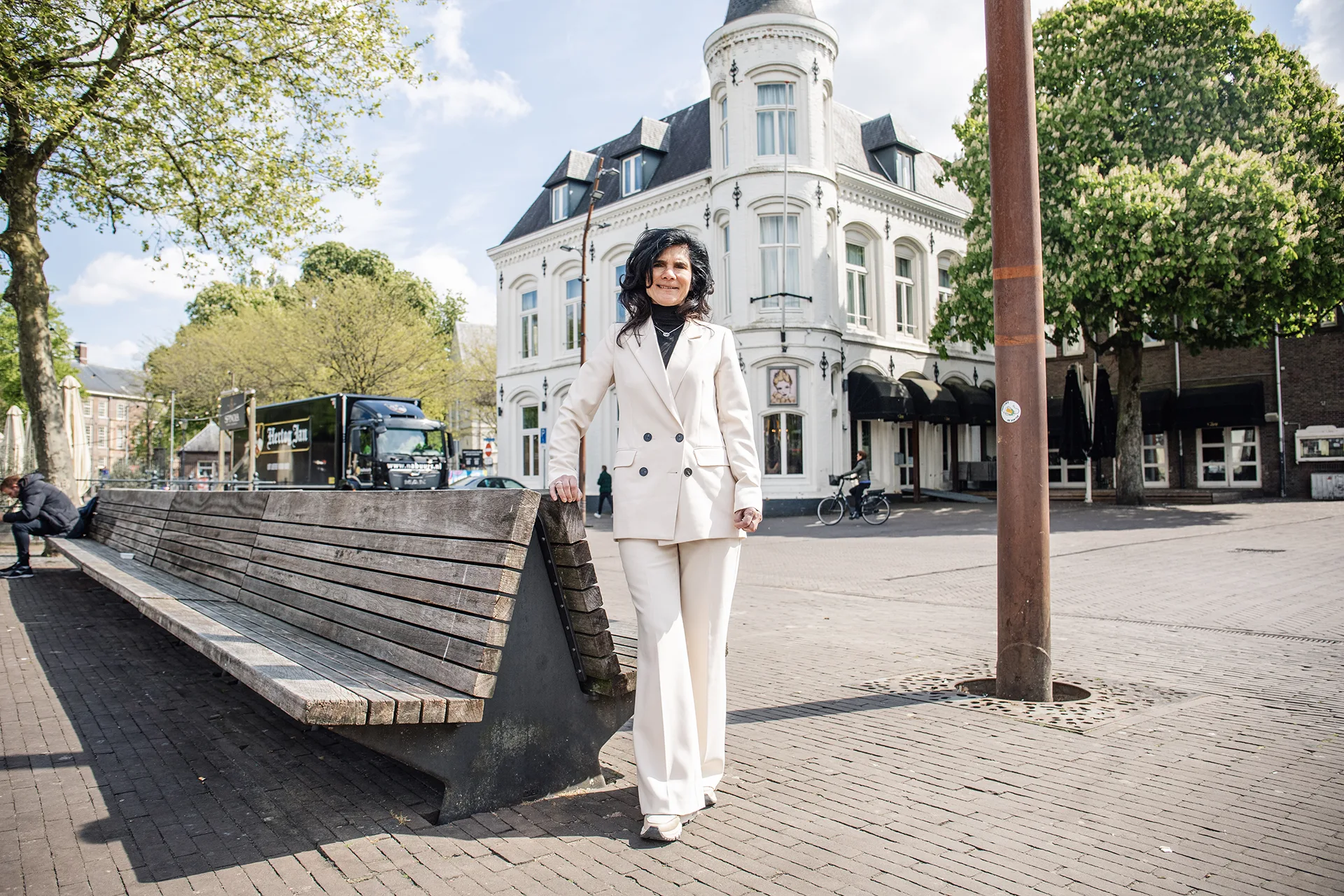 Portret Mona van de Wiel in het centrum van Breda