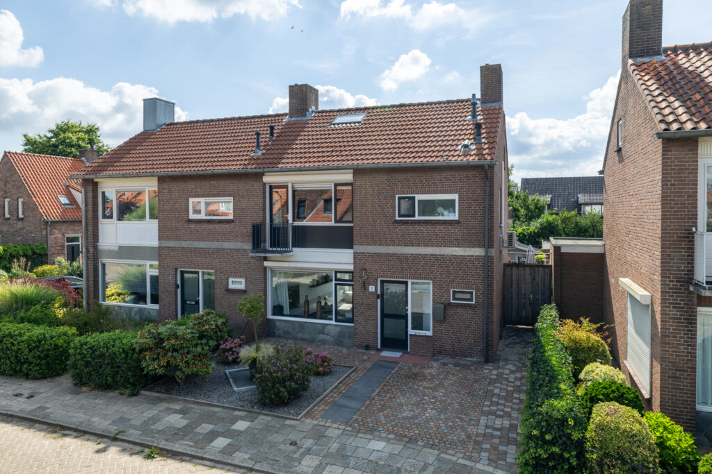 Koop Prinsenbeek Deken Maeslaan 3