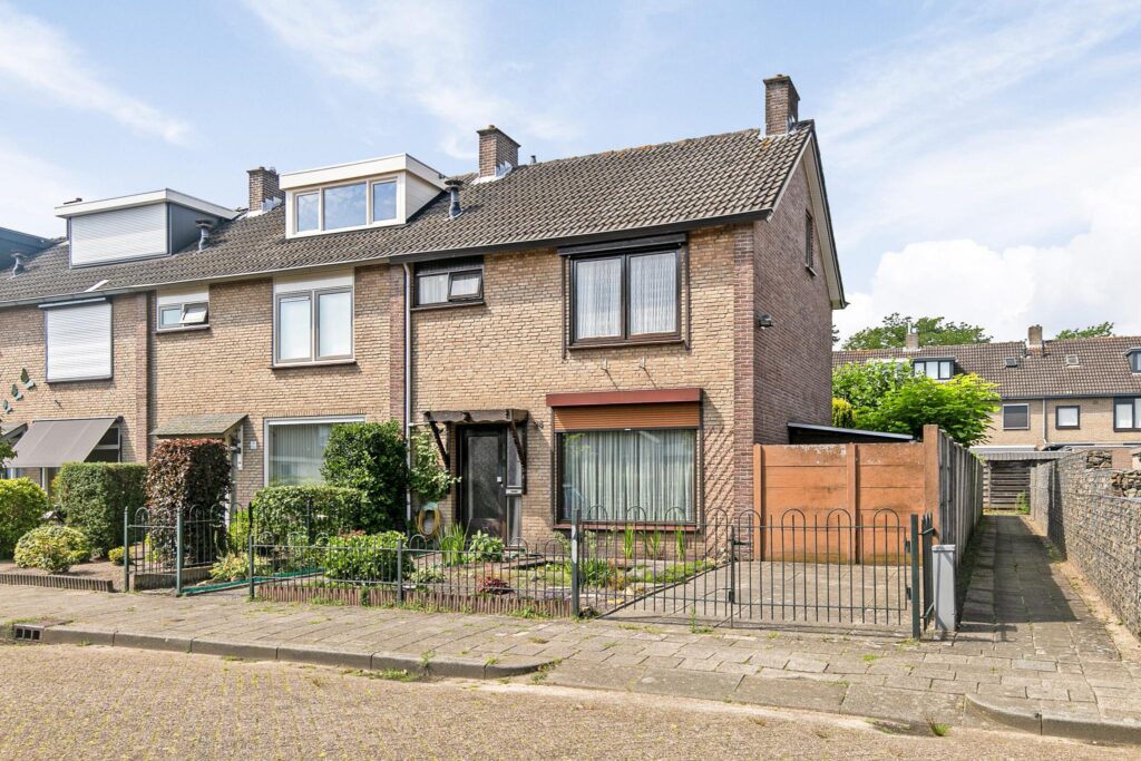 Koop Prinsenbeek Rode Baan 24