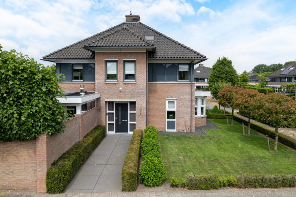 Koop Prinsenbeek Leliehof 1